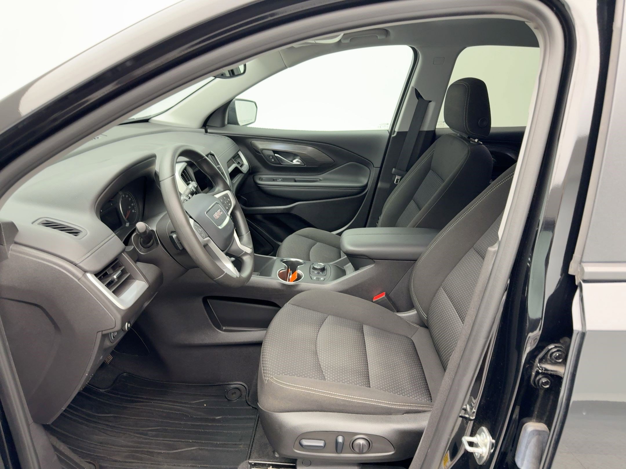 2024 Gmc Terrain SLE photo 4
