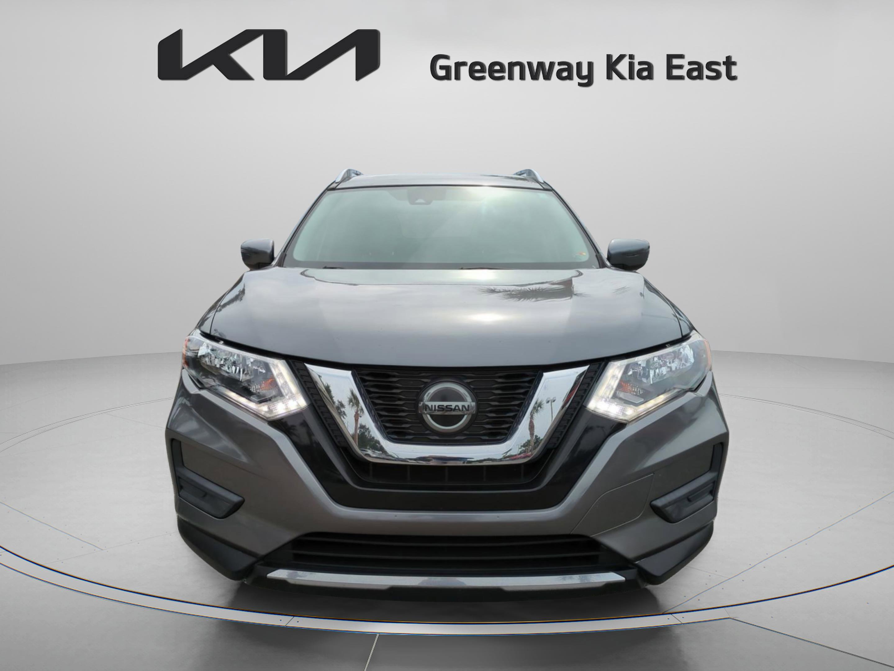 2020 Nissan Rogue SV photo 2