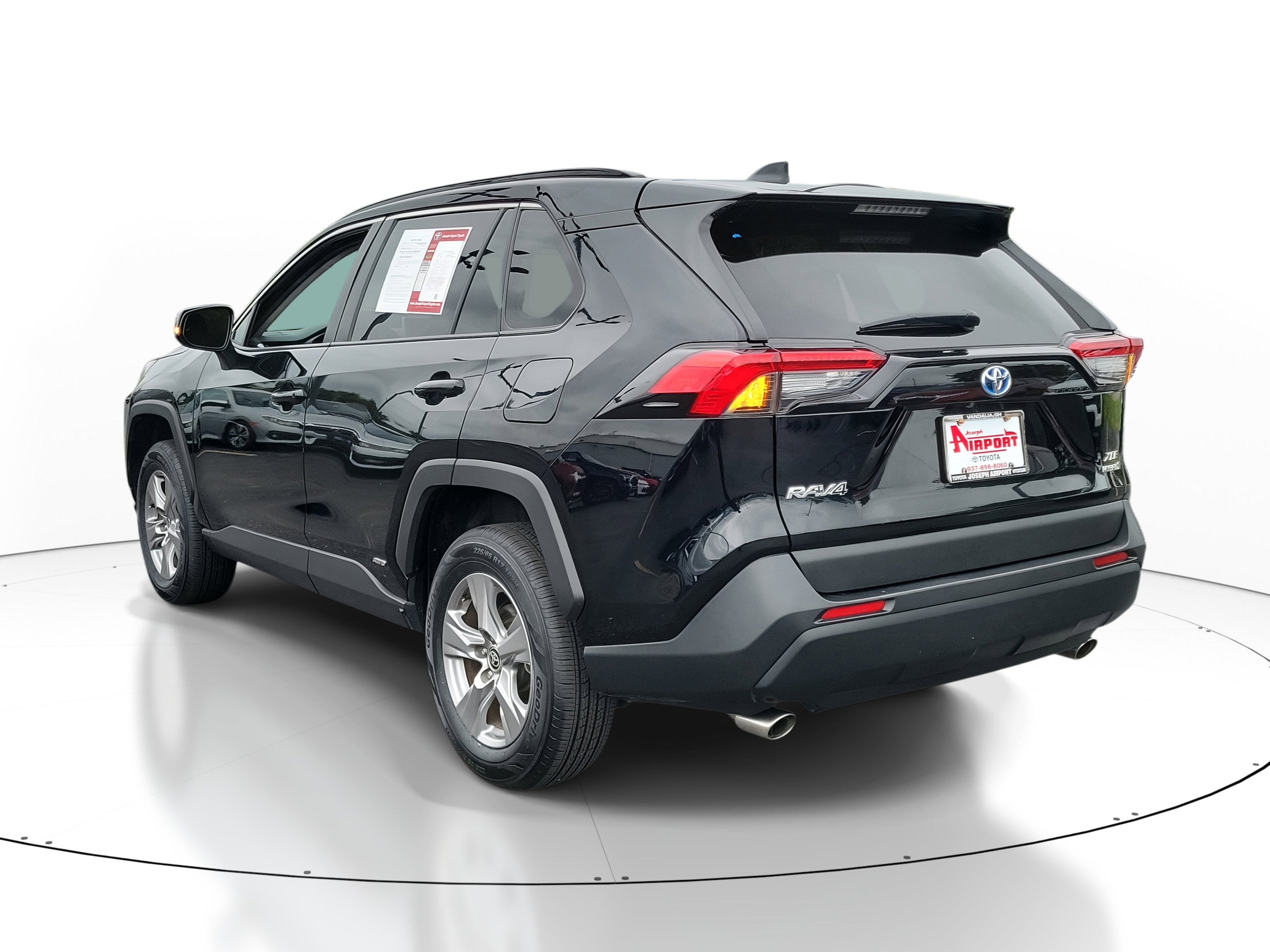 2024 Toyota RAV4 Hybrid XLE photo 3
