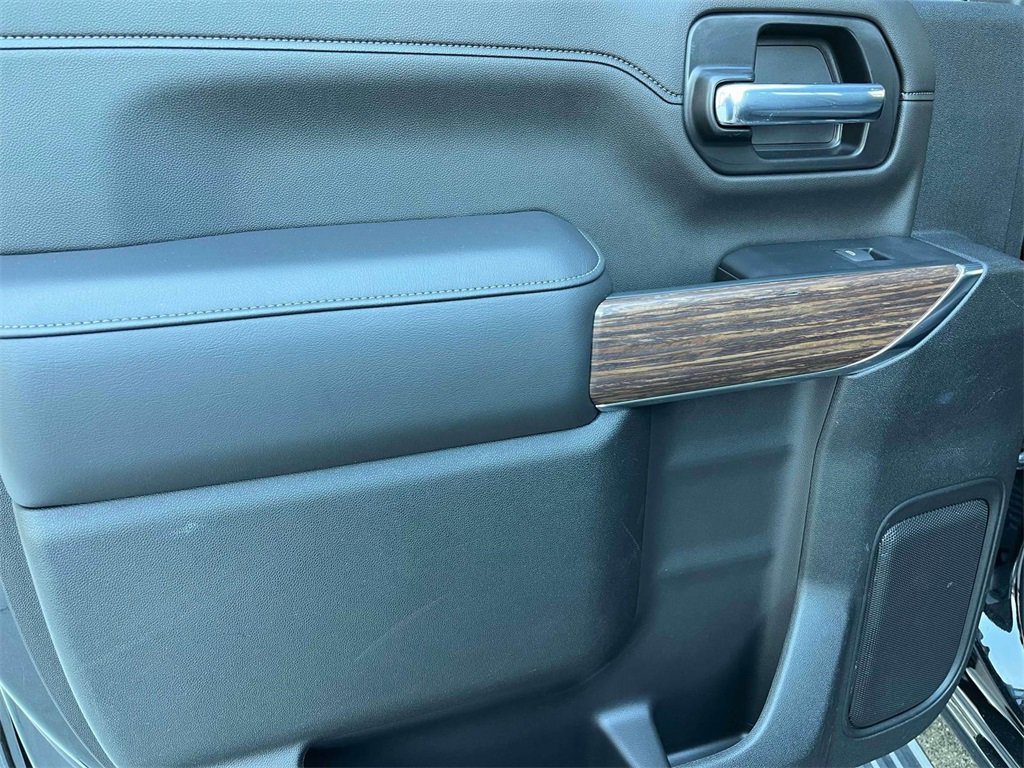 2022 Chevrolet Silverado 2500HD High Country photo 15