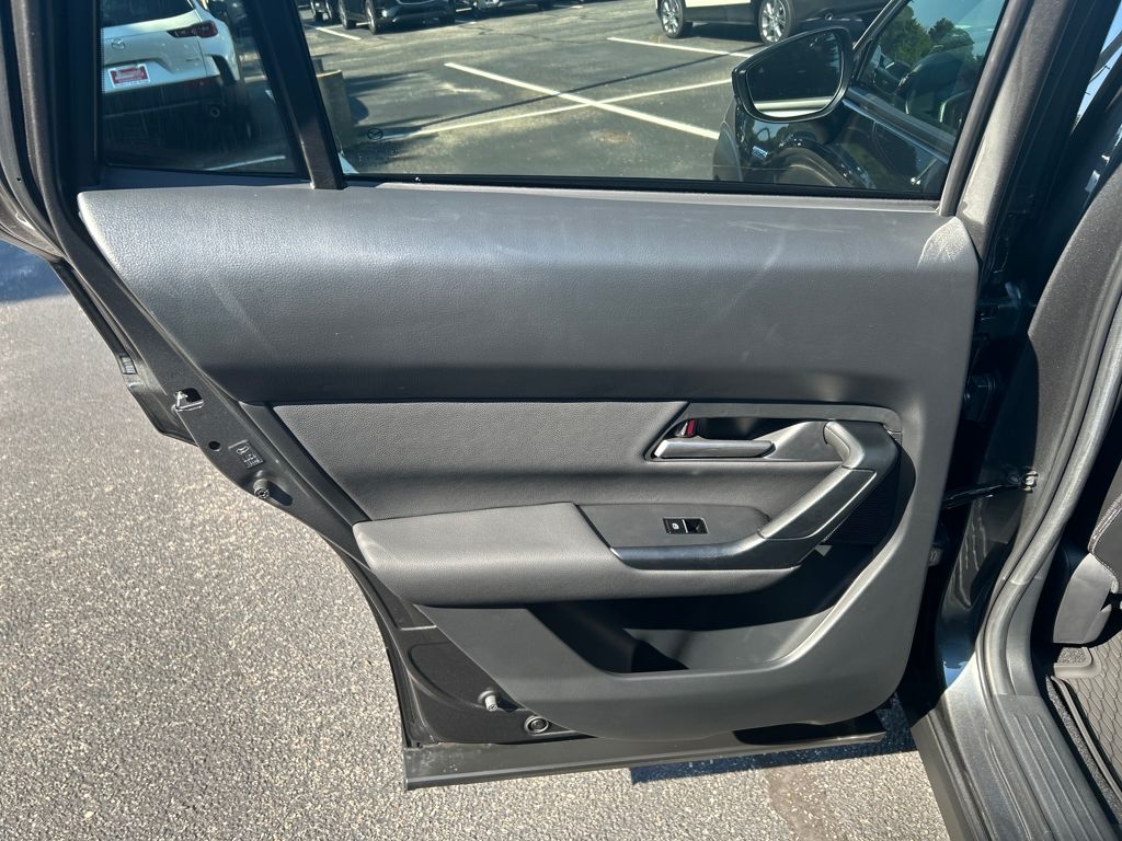 2025 Mazda CX-50 Premium photo 17