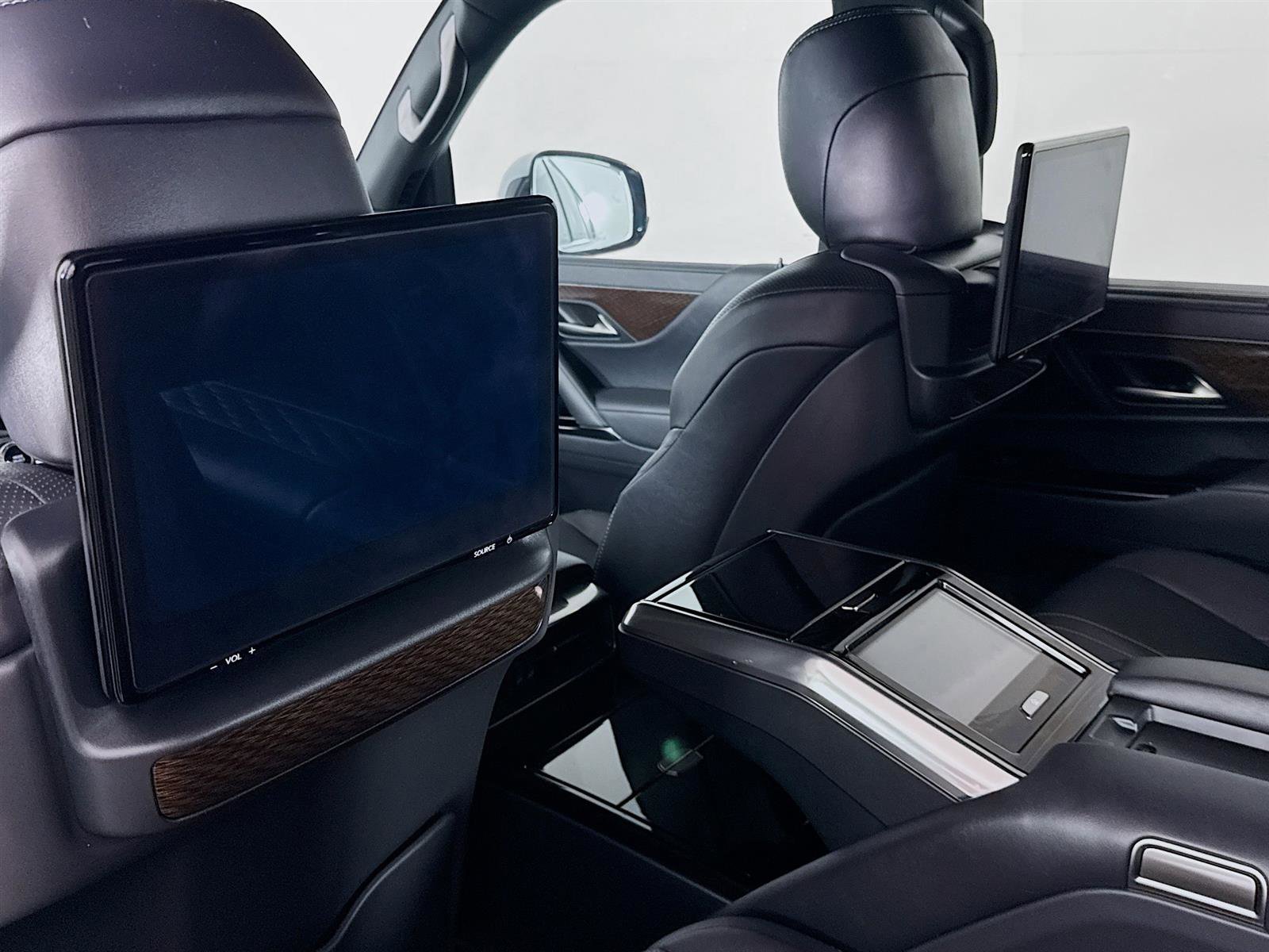 2023 Lexus LX 600 Ultra Luxury photo 25
