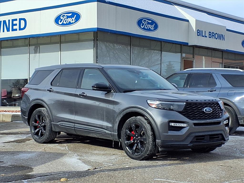 2022 Ford Explorer ST's photo