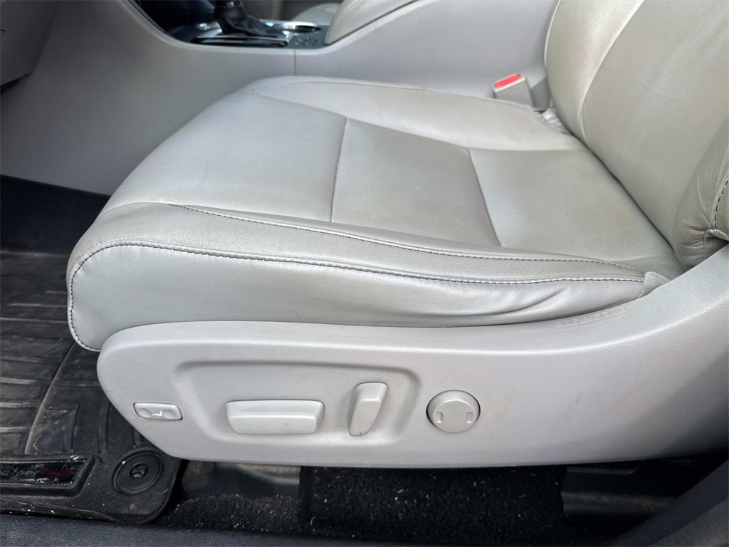 2016 Toyota Highlander XLE photo 14