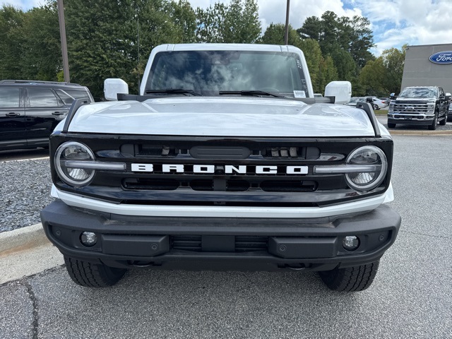 2025 Ford Bronco Outer Banks photo 3