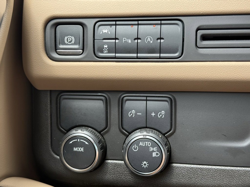 2024 Chevrolet Suburban Premier photo 26