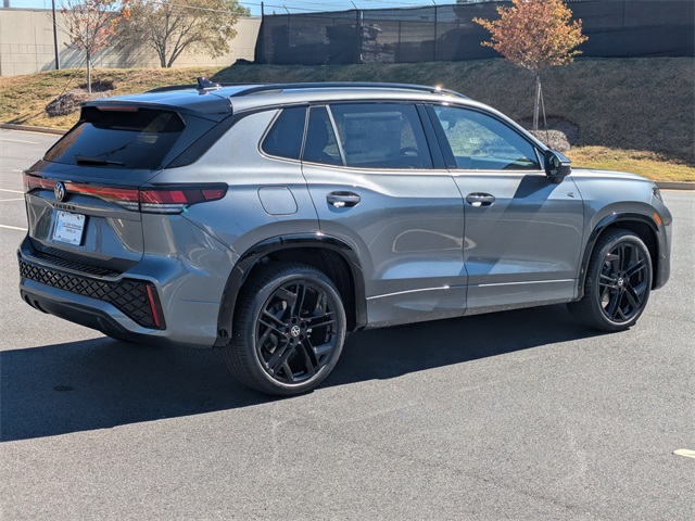 2025 Volkswagen Tiguan SE photo 3