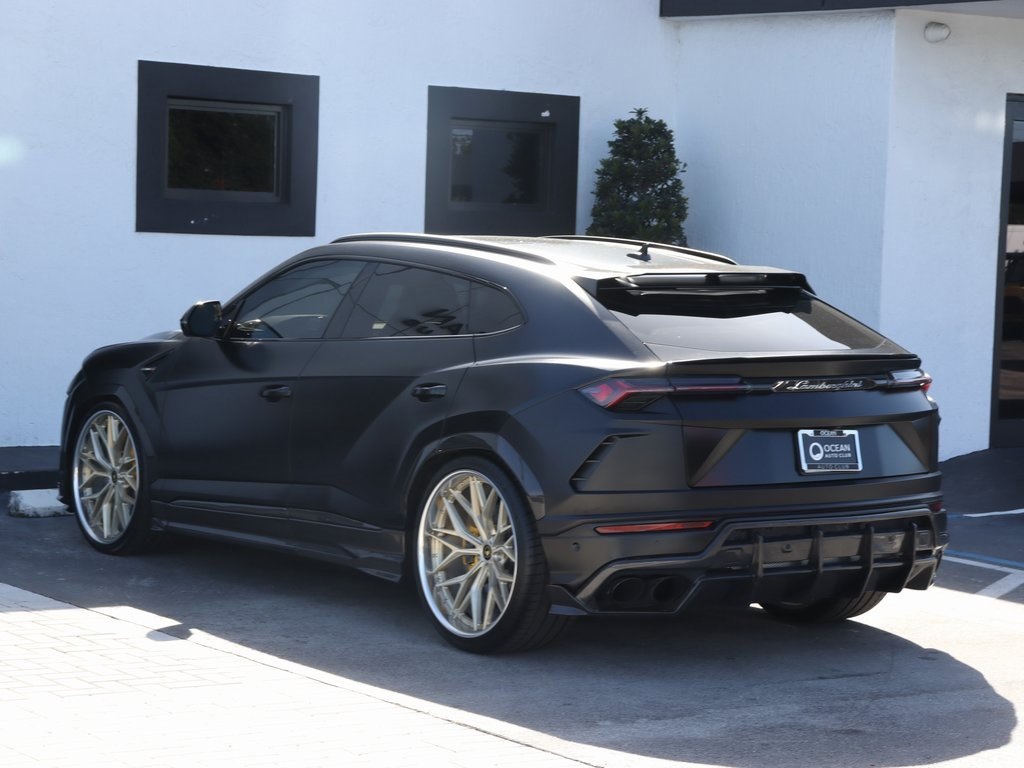 2022 Lamborghini Urus photo 5