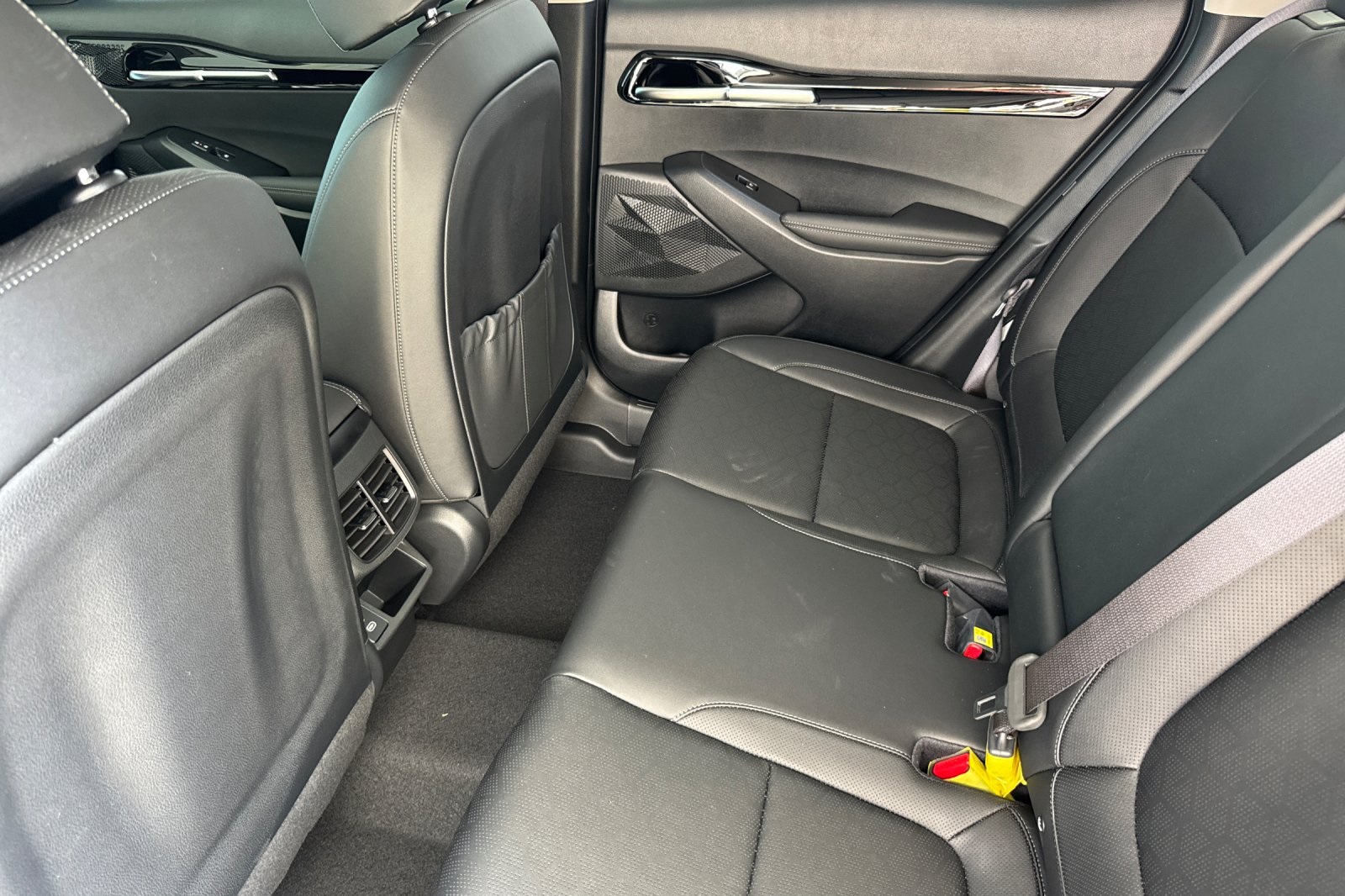 2026 Kia Seltos EX photo 8
