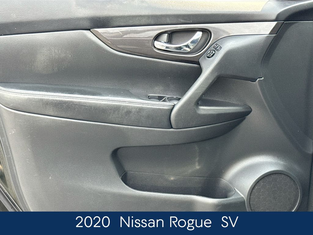 2020 Nissan Rogue SV photo 10