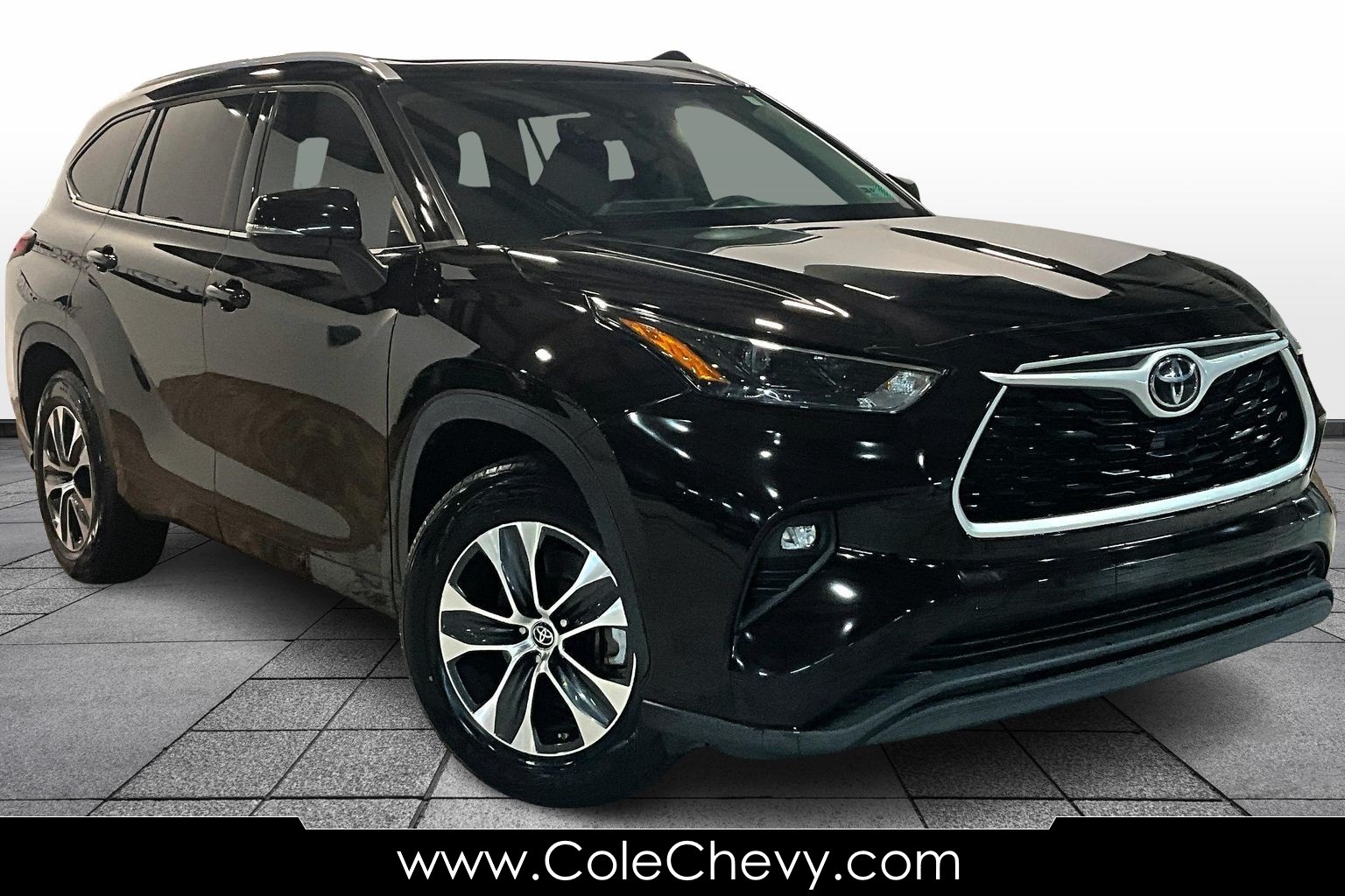 2022 Toyota Highlander XLE's photo