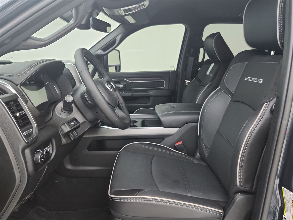 2025 Ram 2500 Laramie photo 18