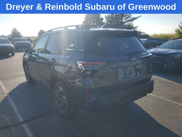2025 Subaru Forester Premium photo 6
