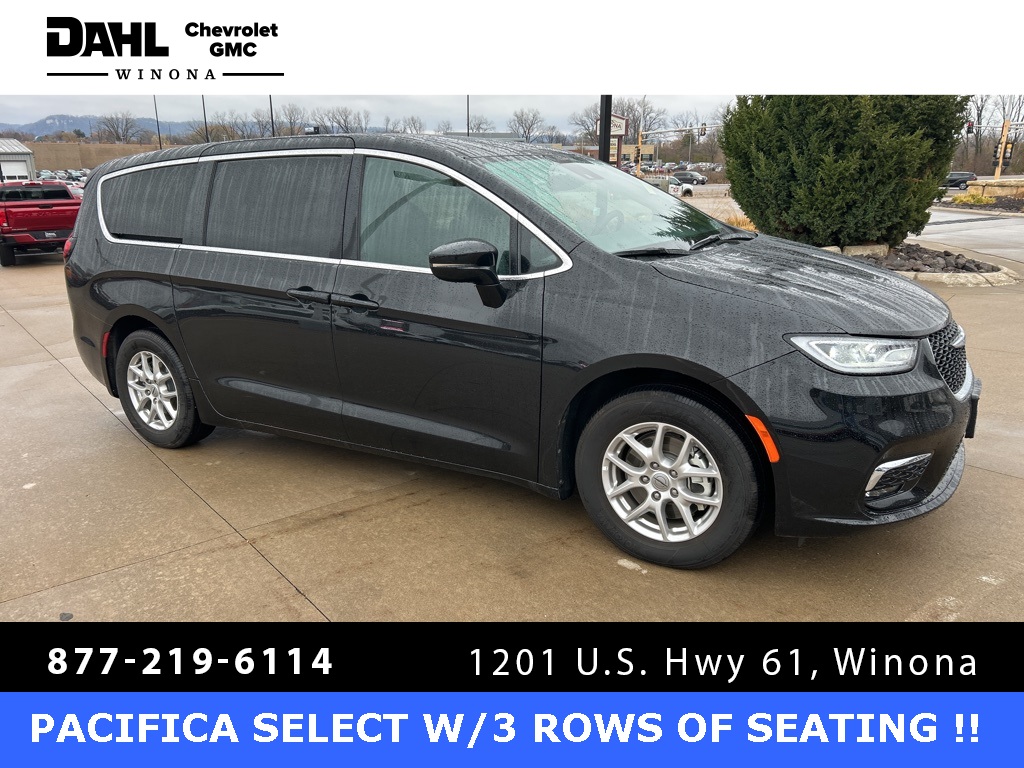 2025 Chrysler Pacifica Select's photo