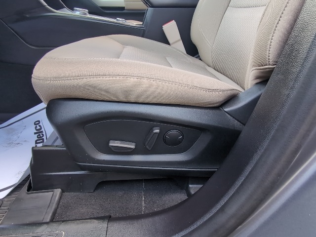 2022 Ford Explorer XLT photo 13