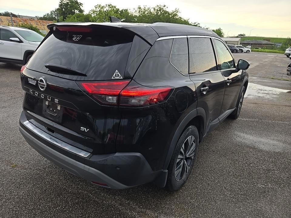 2021 Nissan Rogue SV photo 4