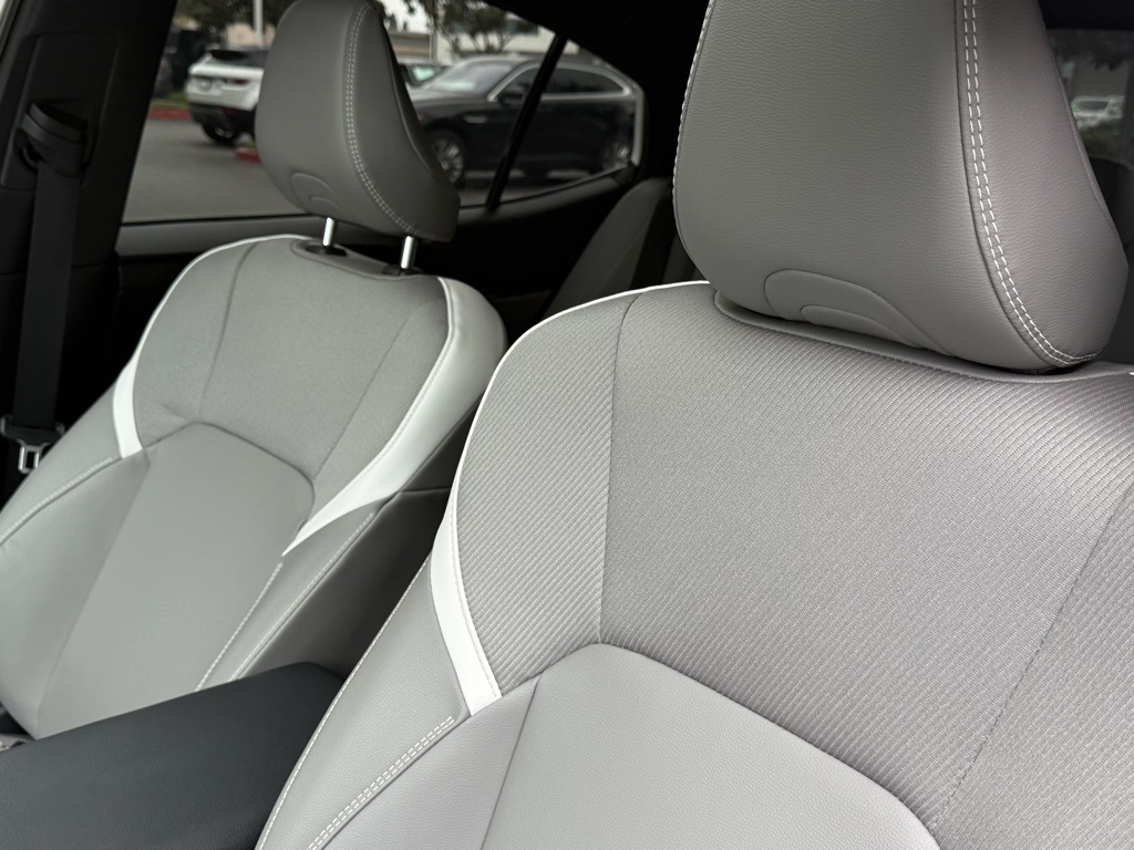 2025 Toyota Camry SE photo 14