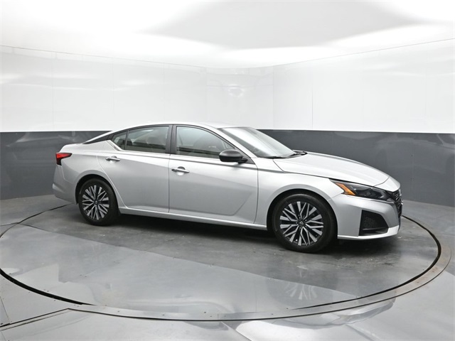 2024 Nissan Altima 2.5 SV photo 12