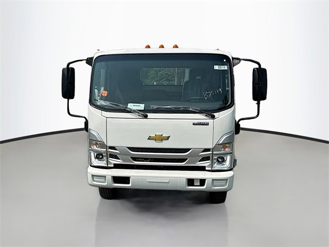 2025 Chevrolet Silverado 4500HD photo 2