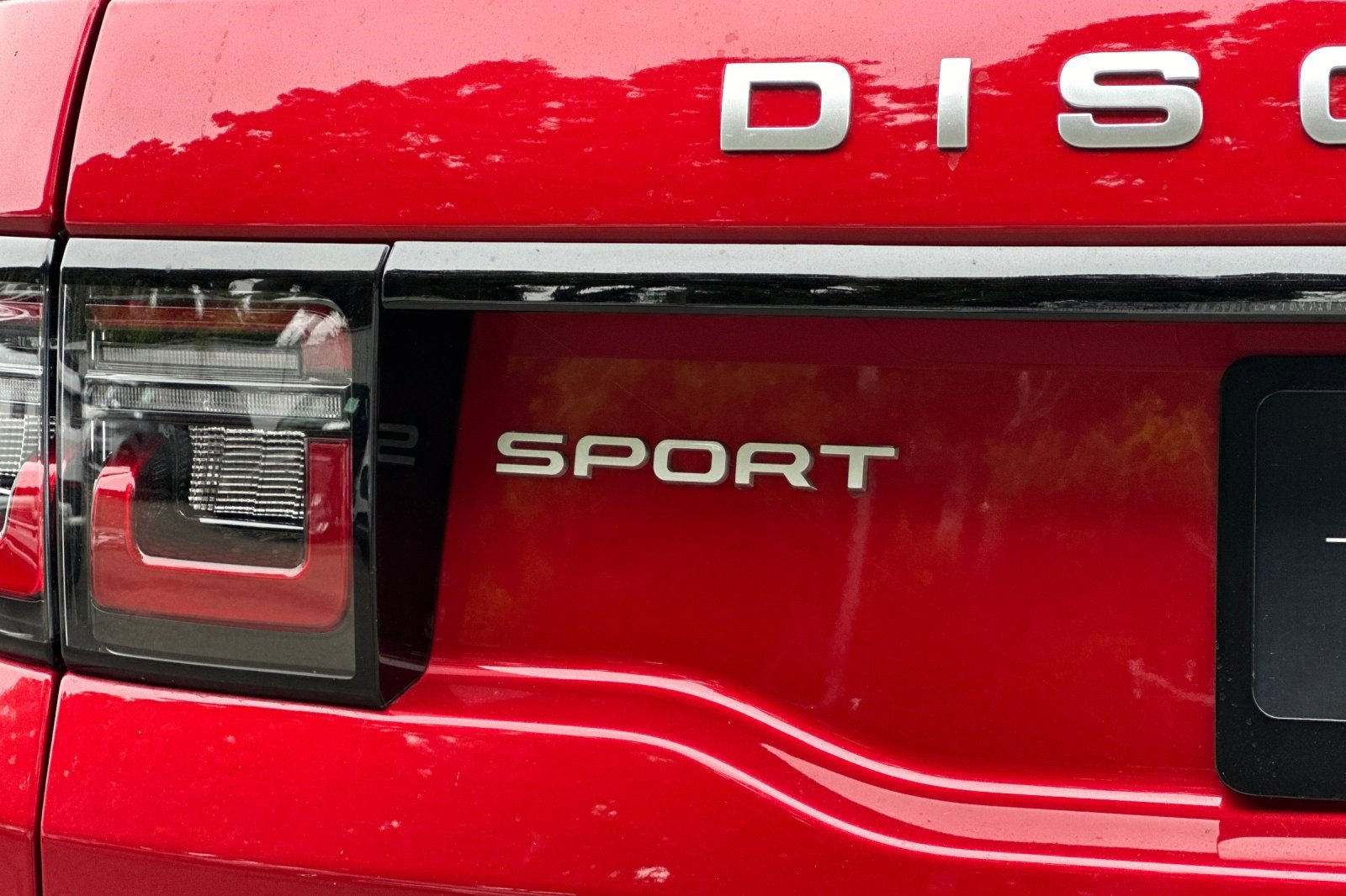 2024 Land Rover Discovery Sport S photo 13