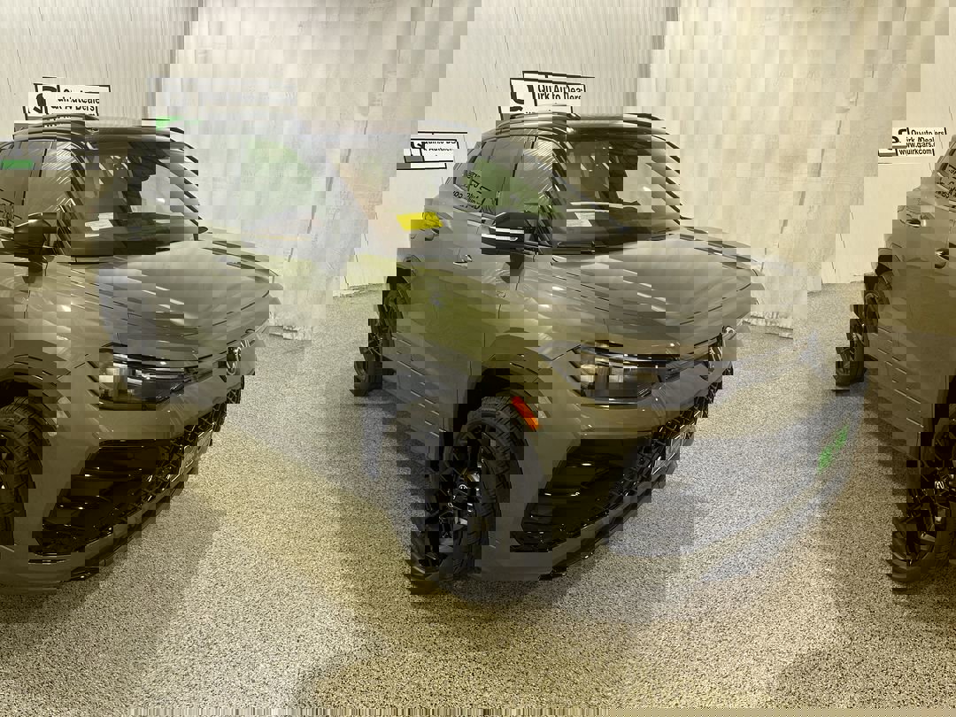 2026 Volkswagen Tiguan SE R-LINE BLACK's photo