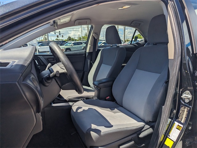 2017 Toyota Corolla L photo 5