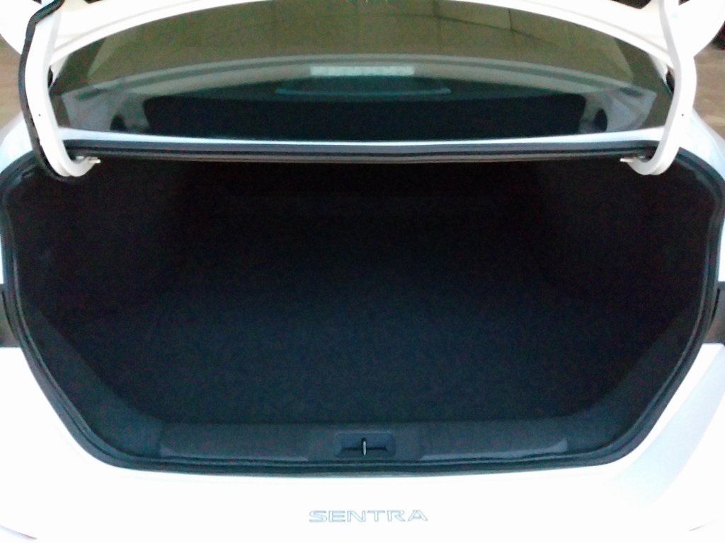 2025 Nissan Sentra SV photo 17