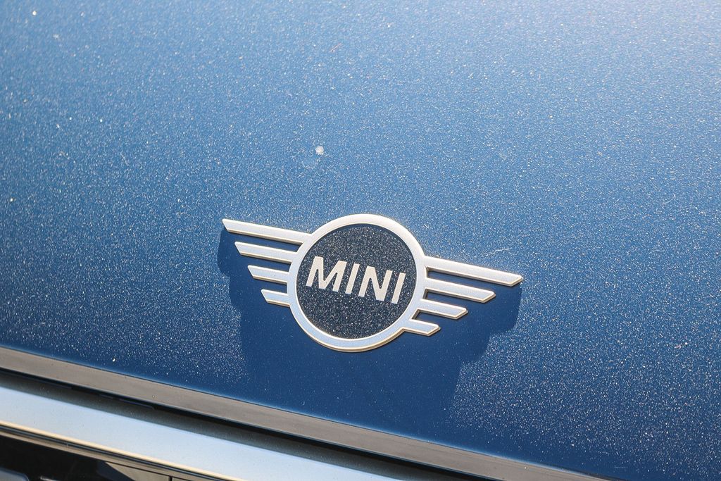 2025 Mini Cooper 2 Door Hardtop Signature photo 4