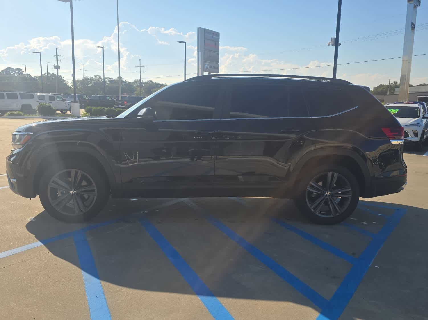 2021 Volkswagen Atlas SE Technology photo 3
