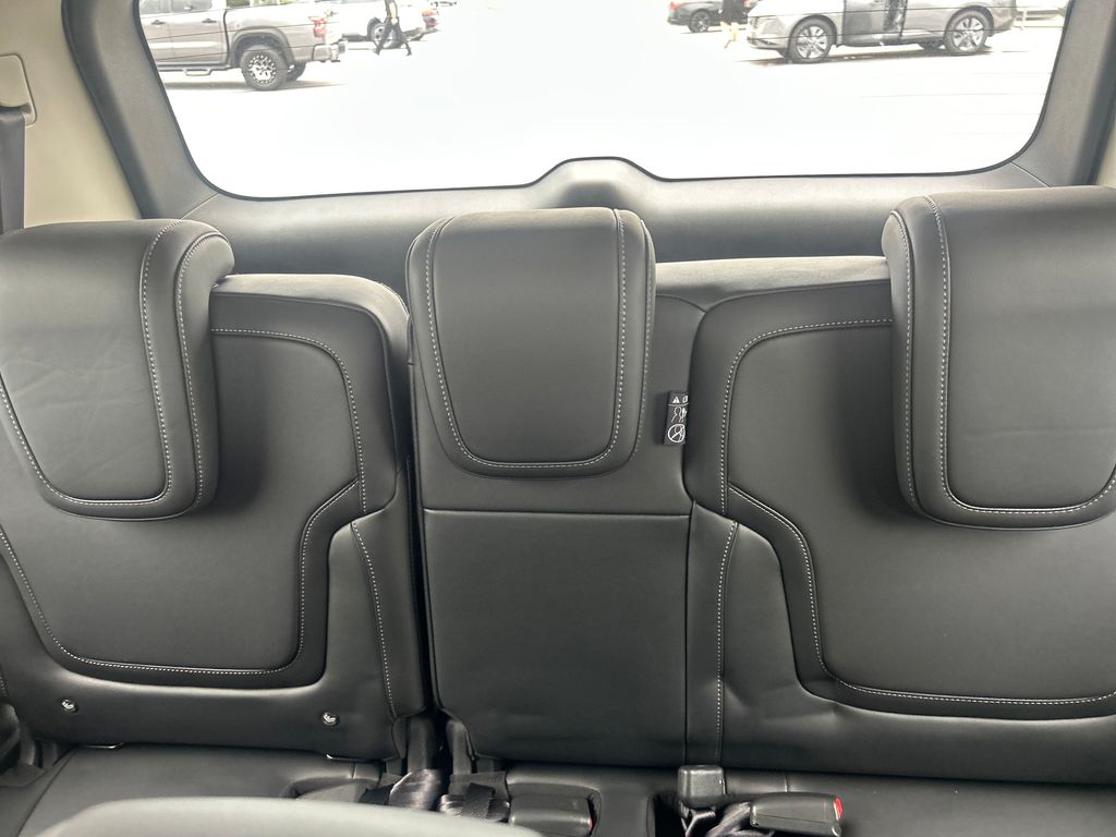 2025 Nissan Armada SV photo 21