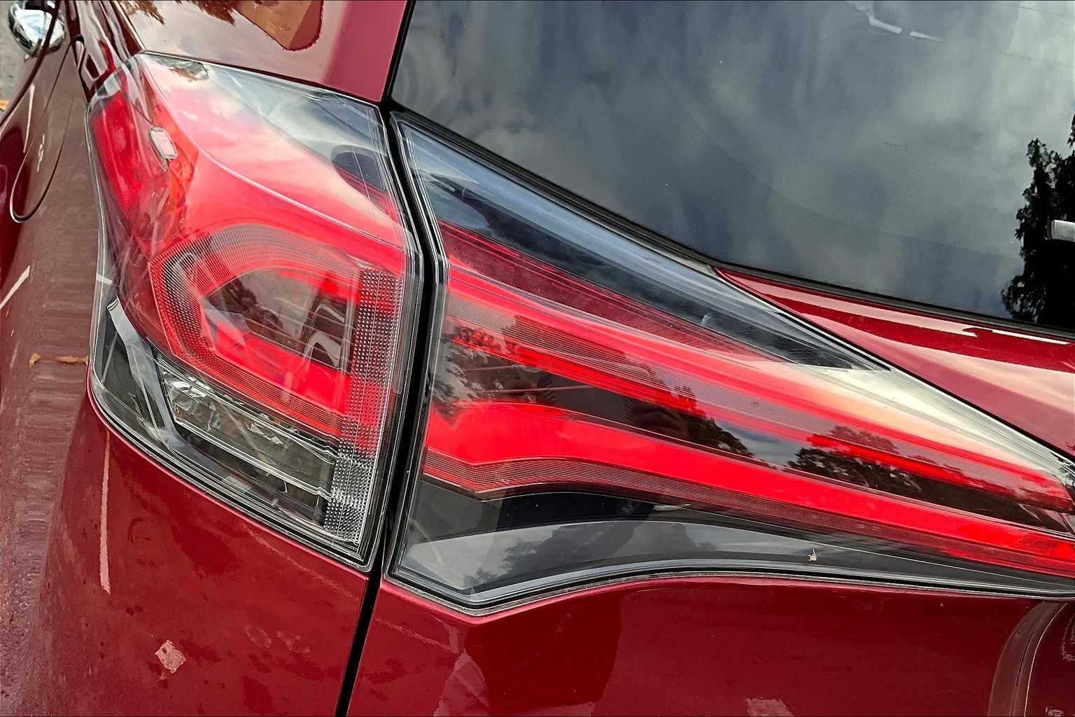 2018 Toyota RAV4 Hybrid Limited photo 27