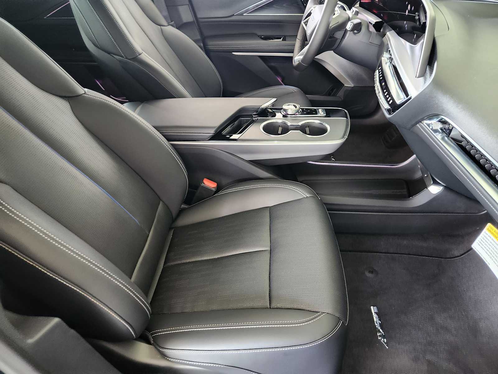 2026 Cadillac Lyriq photo 9