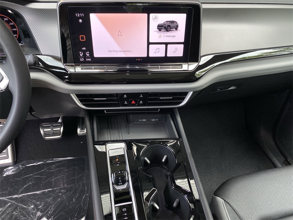 2025 Volkswagen Atlas Peak Edition SE photo 25