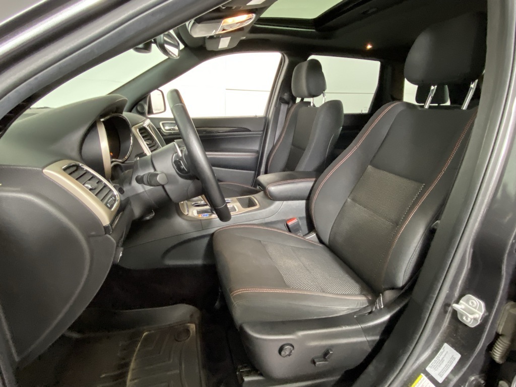 Used 2017 Jeep Grand Cherokee Laredo with VIN 1C4RJFAG1HC622488 for sale in Getzville, NY