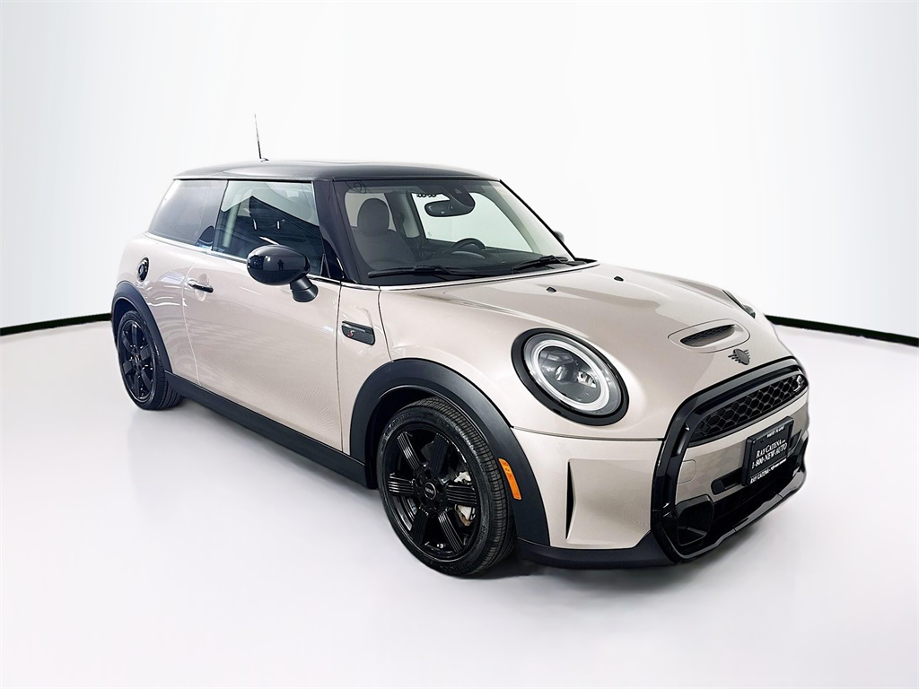 2024 MINI Hardtop 2 Door S's photo