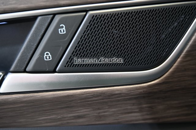 2025 Volkswagen Atlas SEL Premium R-Line photo 17