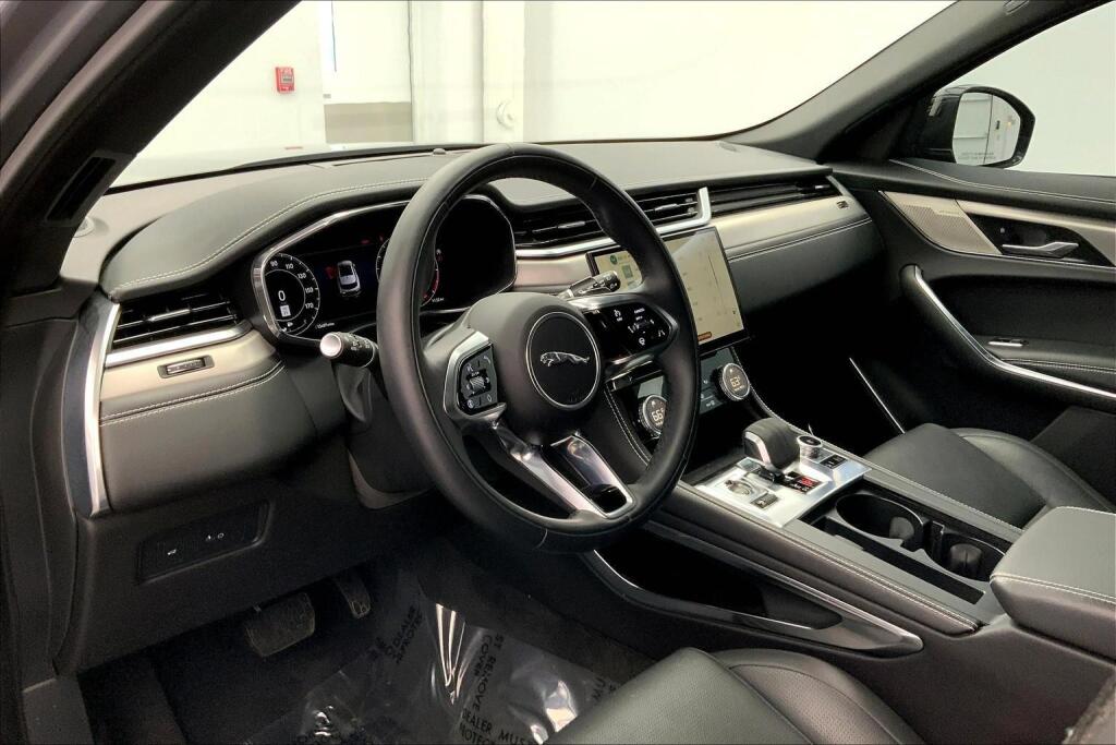 2025 Jaguar F-PACE P250 R-Dynamic S photo 11