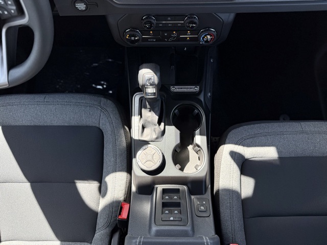 2025 Ford Bronco Base photo 22