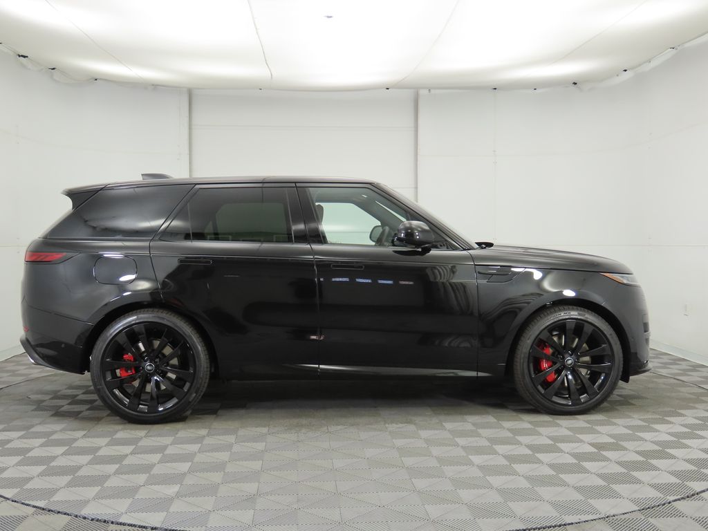 2025 Land Rover Range Rover Sport SE photo 3