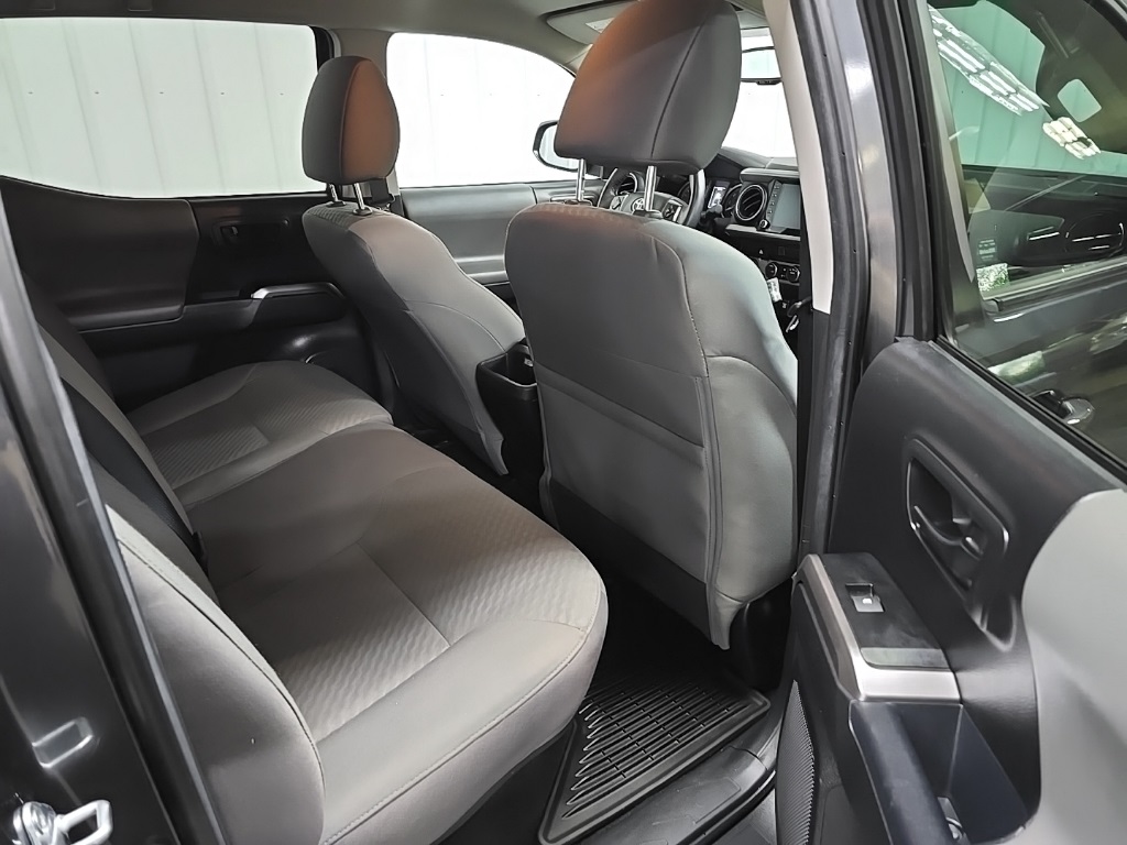 2022 Toyota Tacoma SR5 V6 photo 17