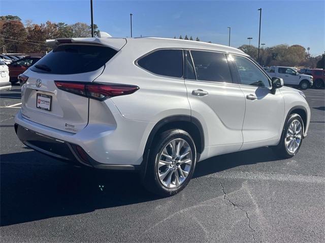 2023 Toyota Highlander Limited photo 2