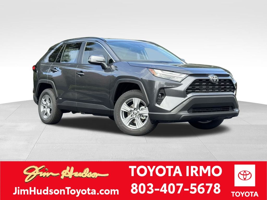 2025 Toyota RAV4 XLE's photo