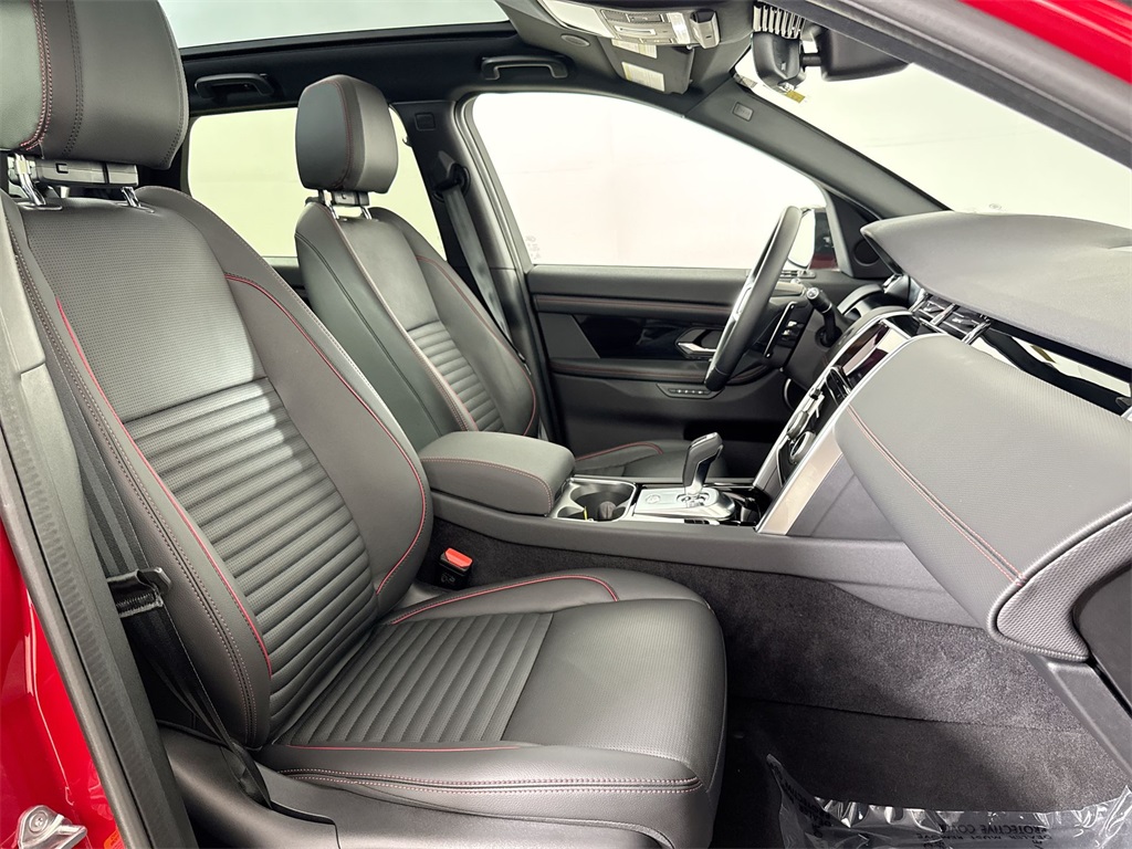 2023 Land Rover Discovery Sport SE R-Dynamic photo 22