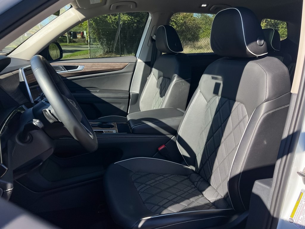 2025 Volkswagen Atlas SEL Premium R-Line photo 4