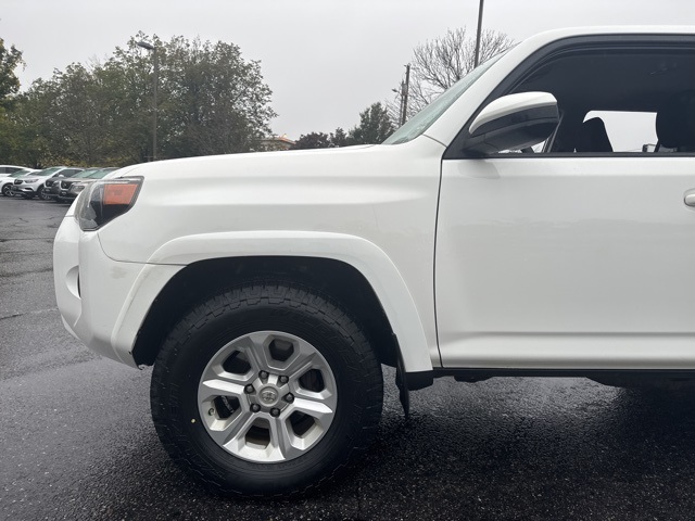 2017 Toyota 4Runner SR5 photo 34