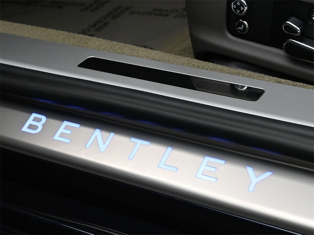 2022 Bentley Continental GT V8 photo 18
