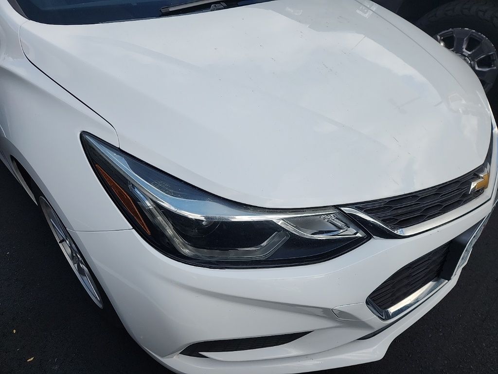 2017 Chevrolet Cruze LT photo 10