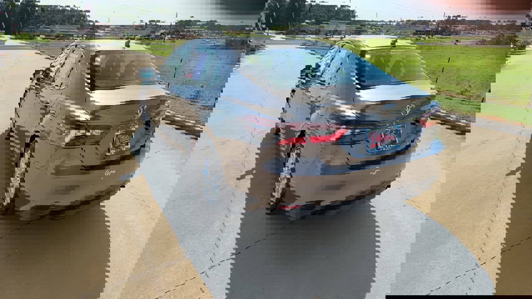 2024 Toyota Camry LE SE photo 7