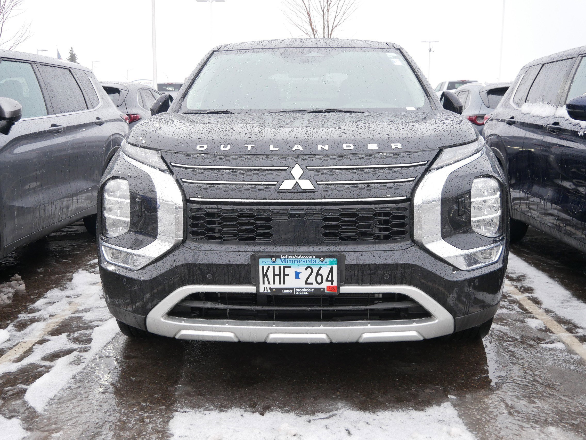 Used 2023 Mitsubishi Outlander SE with VIN JA4J4UA85PZ022046 for sale in Brooklyn Center, Minnesota