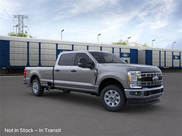 2025 Ford F-350 photo 7
